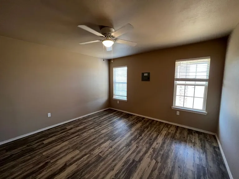 2503 N Avenue O — Photo 15
