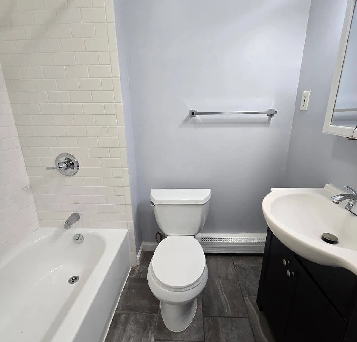 3 bed, $2,100 — Photo 4