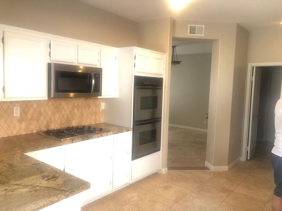 2nd image of 1138 Newcastle Ct