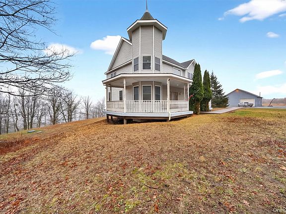 3rd image of 71 Eagle Crest Road