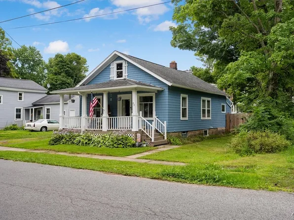22 Mechanic St, Phoenix, NY 13135