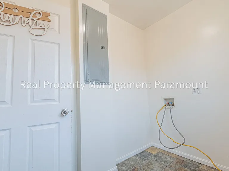 3248 W. 111th Street — Photo 9