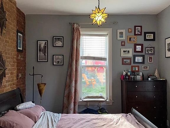 5th image of 74 Montgomery Ave #1