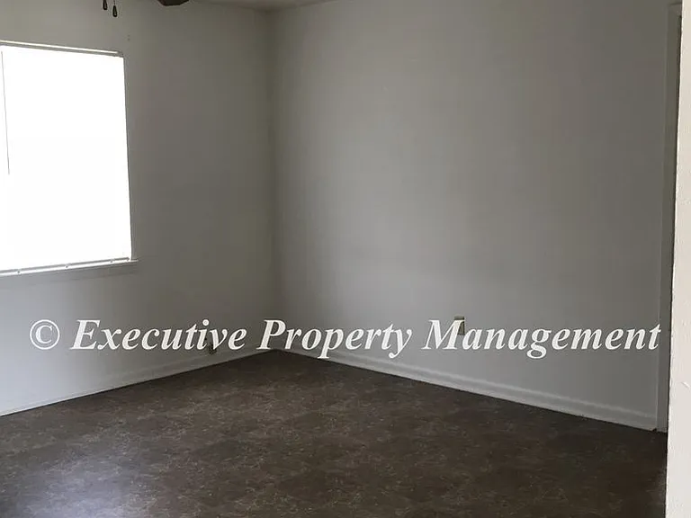 119 North Dr — Photo 3