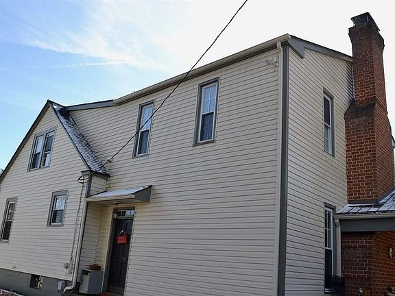5th image of 630 W Washington St