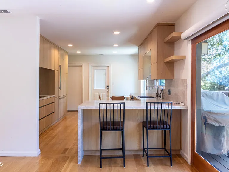 1483 Arroyo View Dr — Photo 9