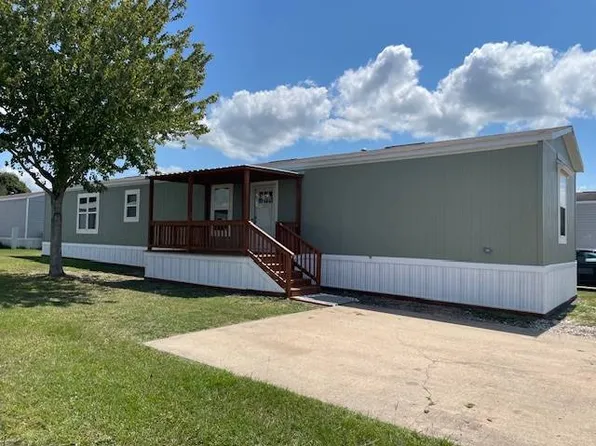 2300 Ward Bend Rd Trailer 168, Sealy, TX 77474