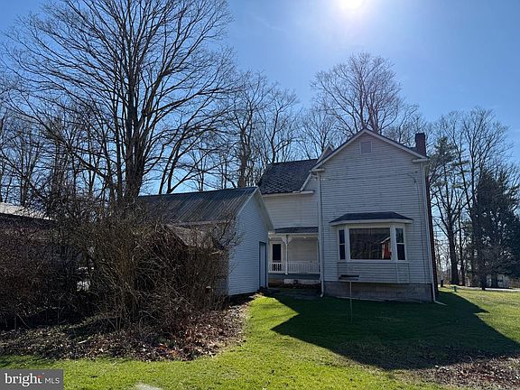 5th image of 255 Pike Rd