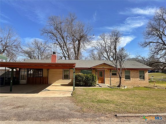 2nd image of 802 Josephine St