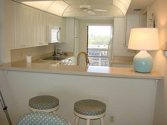 4th image of 4141 Ocean Dr