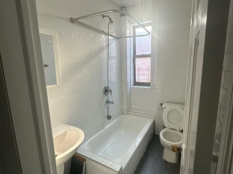1934 University Ave #1 — Photo 6