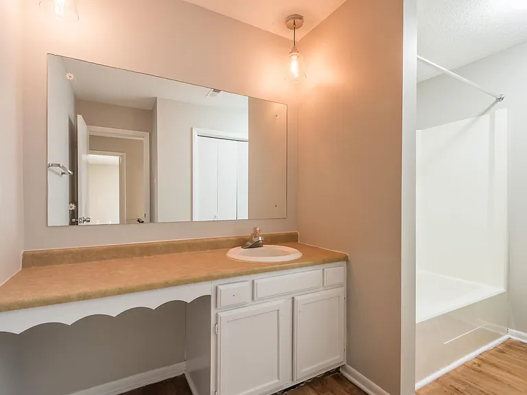 502 Cedartop Ln #B — Photo 17