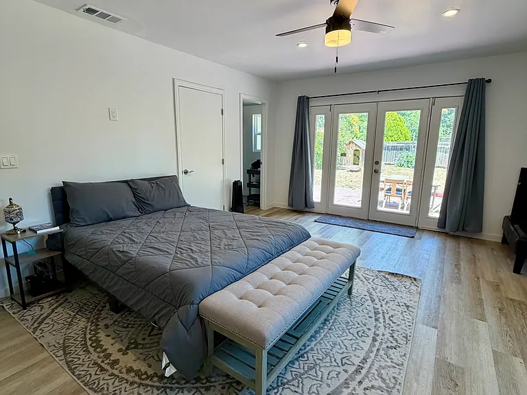 13845 Moorpark St — Photo 29