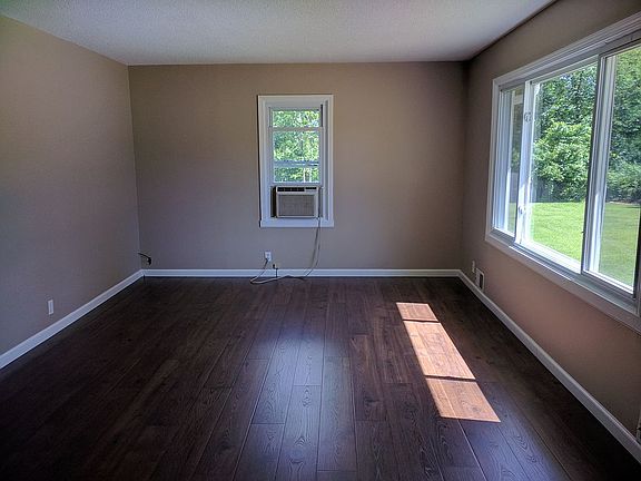 Living Room 13' x 19'