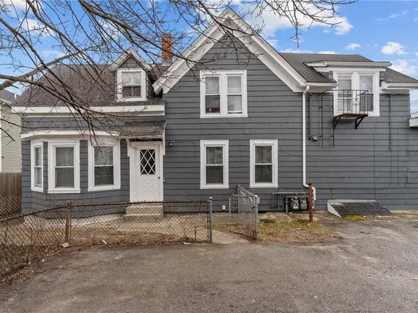 12 Whitman St, Pawtucket, RI 02860