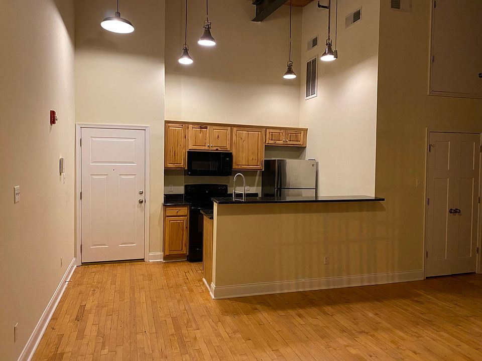 1st image of 2740 Fort Ave APT 207
