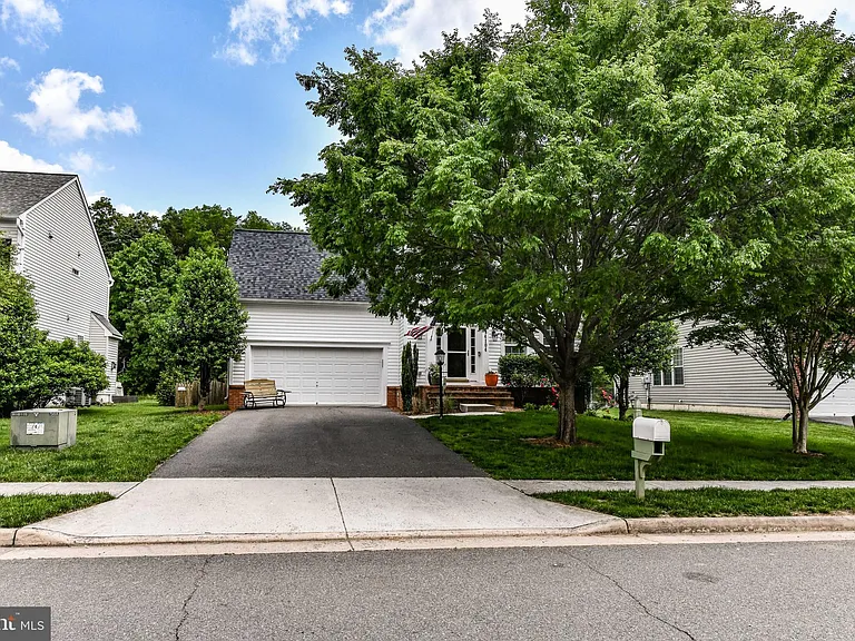 14104 Flicker Ct — Photo 54