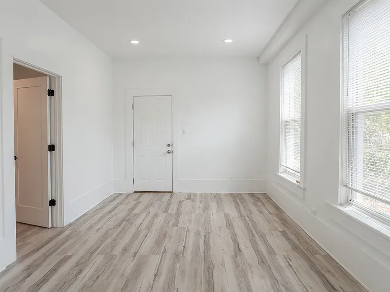 2607 W Haddon Ave #2R — Photo 4