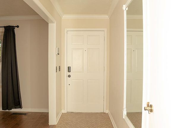 5th image of 601 Skylark Dr