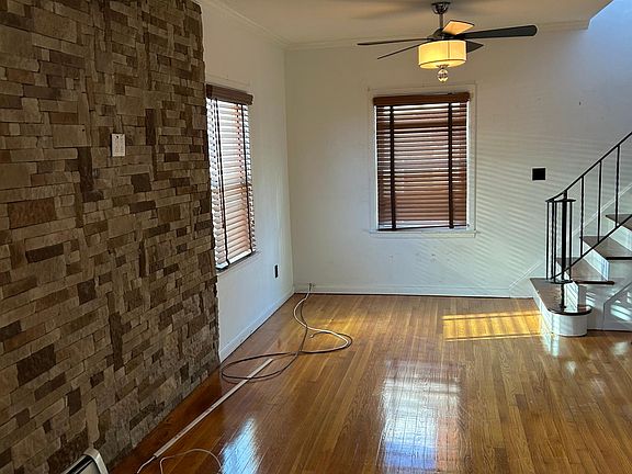 5th image of 2130 Hudson St Floor 2