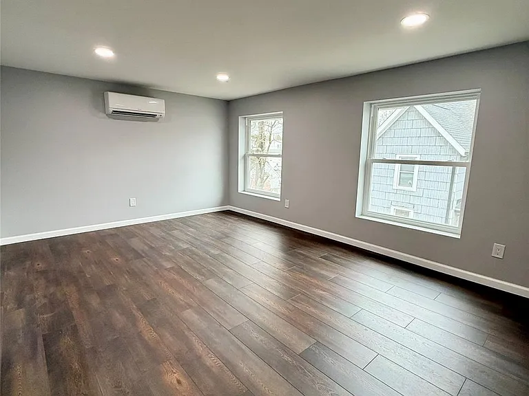 19 Lee Ave #3 — Photo 6