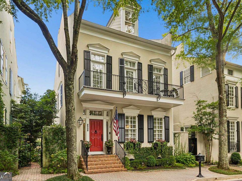 1st image of 305 Abercorn Sq