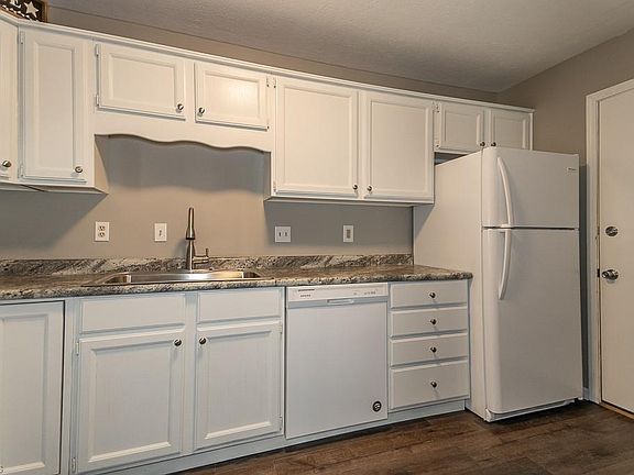 3rd image of 6221 Center St APT 106