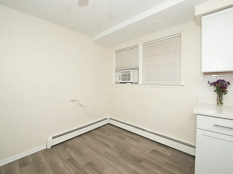 2402 N 76th Ct #G — Photo 14