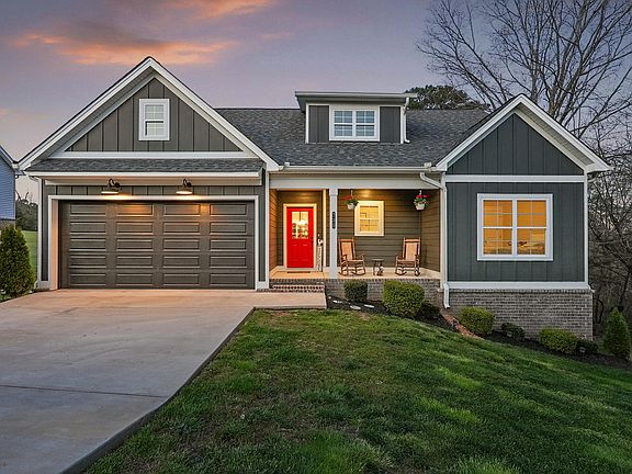3rd image of 735 Riddle Rd