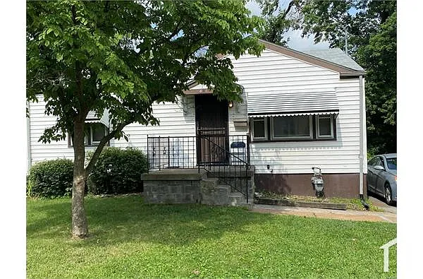 6045 Garfield Ave photo 1