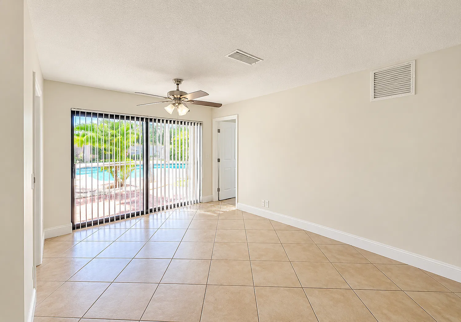 2 bed, 1296 sqft, $4,200 — Photo 3