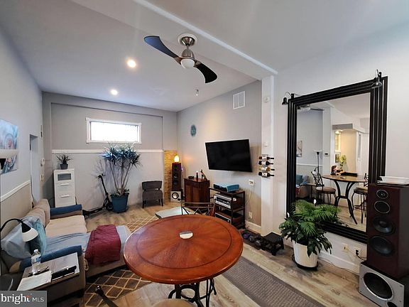 5th image of 888 Linden Ln