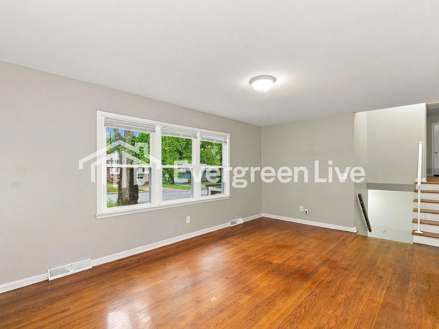 4 bed, 2.0 bath, 1216 sqft, $1,445 — Photo 4