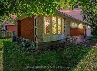 2067 Bangor St, Ottawa, ON K1G2X6