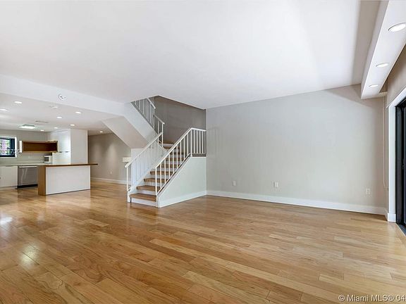 4th image of 2600 Cardena St #1