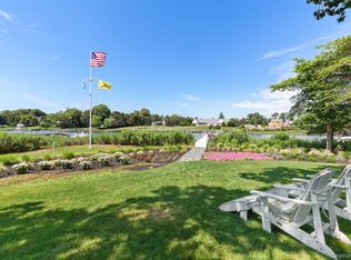 144 Springville Rd, Hampton Bays, NY 11946