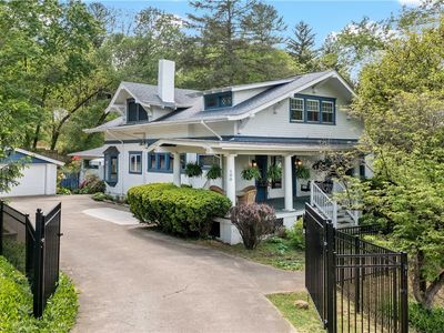 100 Woodford Rd, Bethel Park, PA, 15102