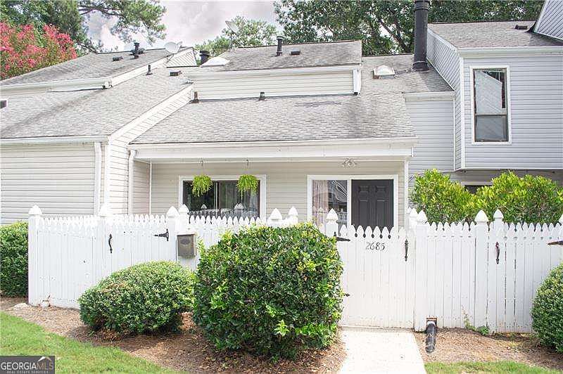 1st image of 2685 Meadowlawn Dr SE