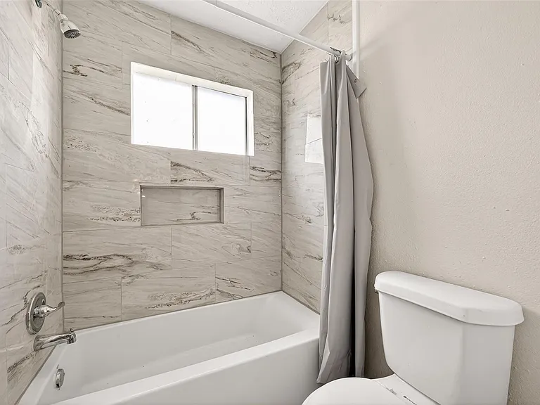 9903 Kent Towne Ln — Photo 25