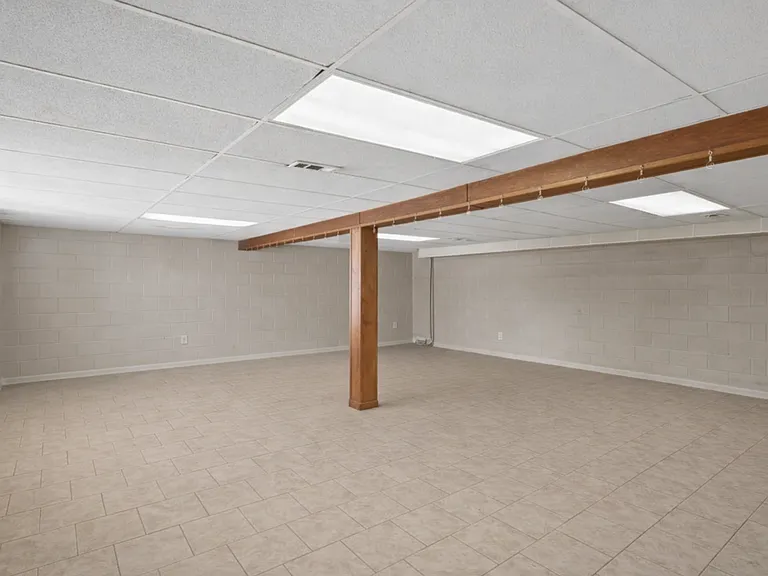 2540 E Eastgate Ln — Photo 13