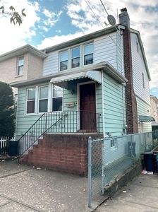 49-18 67th Street, Flushing, NY, 11377