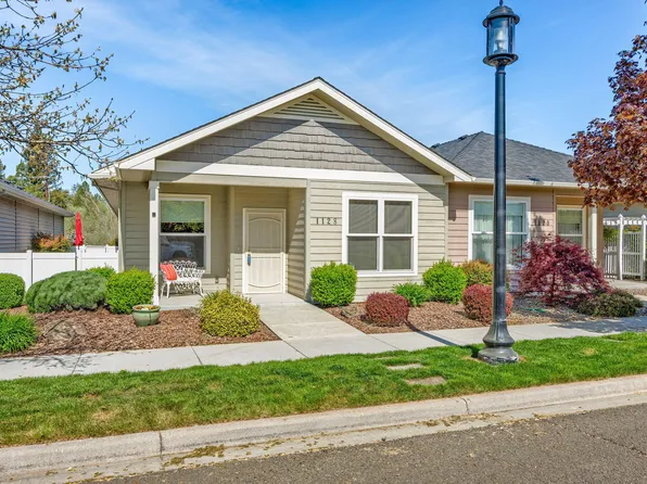 1128 Boulder Ridge St, Central Pt, OR 97502