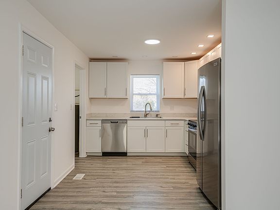 3rd image of 55 Buford Ln
