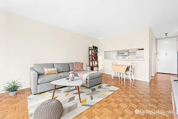 Rented by Douglas Elliman | media 19