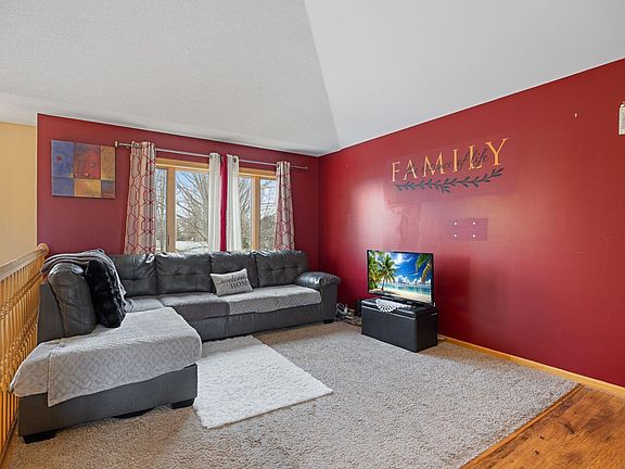 3rd image of 4569 Kady Ave NE