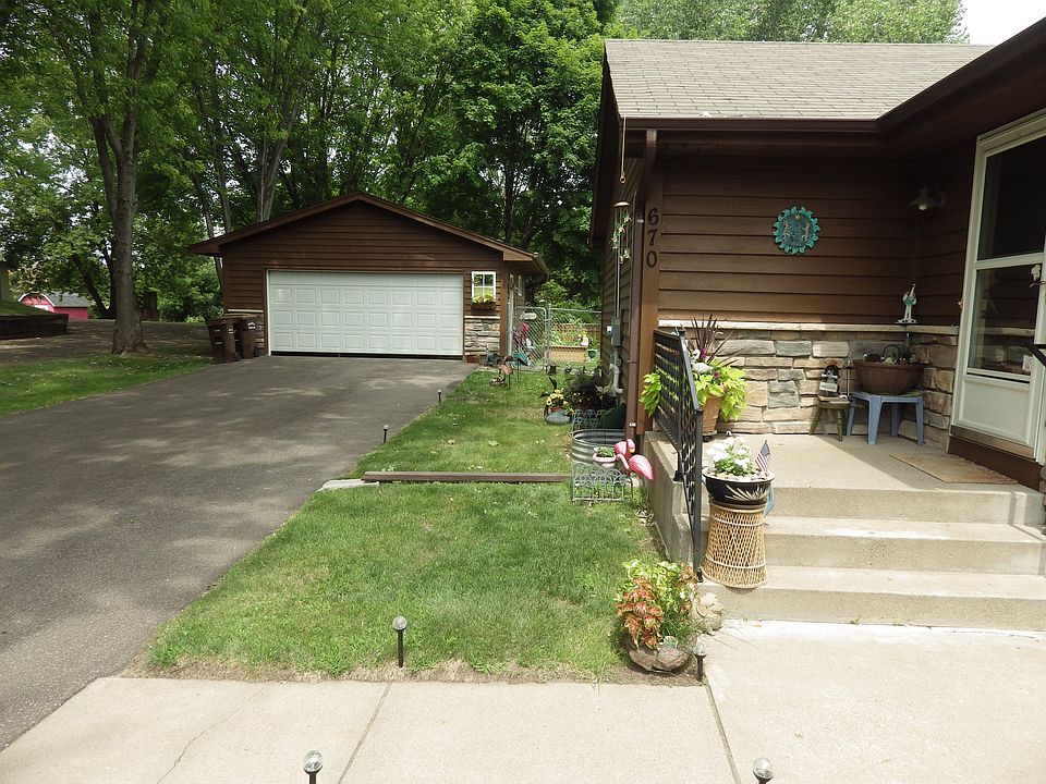 2nd image of 670 Elm Ave E