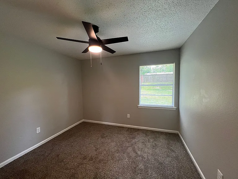 5258 Beaverton Dr — Photo 8