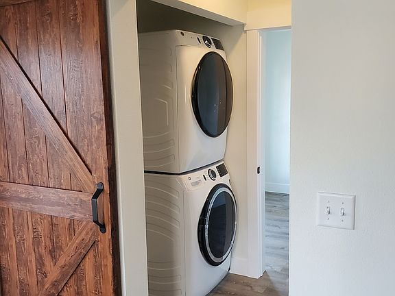 5th image of 600 W University Way Unit 101
