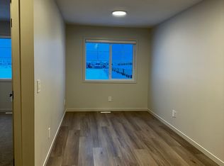 22672 80th Ave NW #C, Edmonton, AB T5T7R8