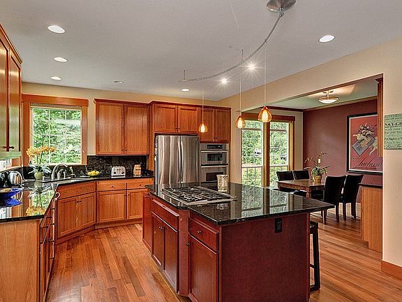 4th image of 12600 NE Winter View Ln